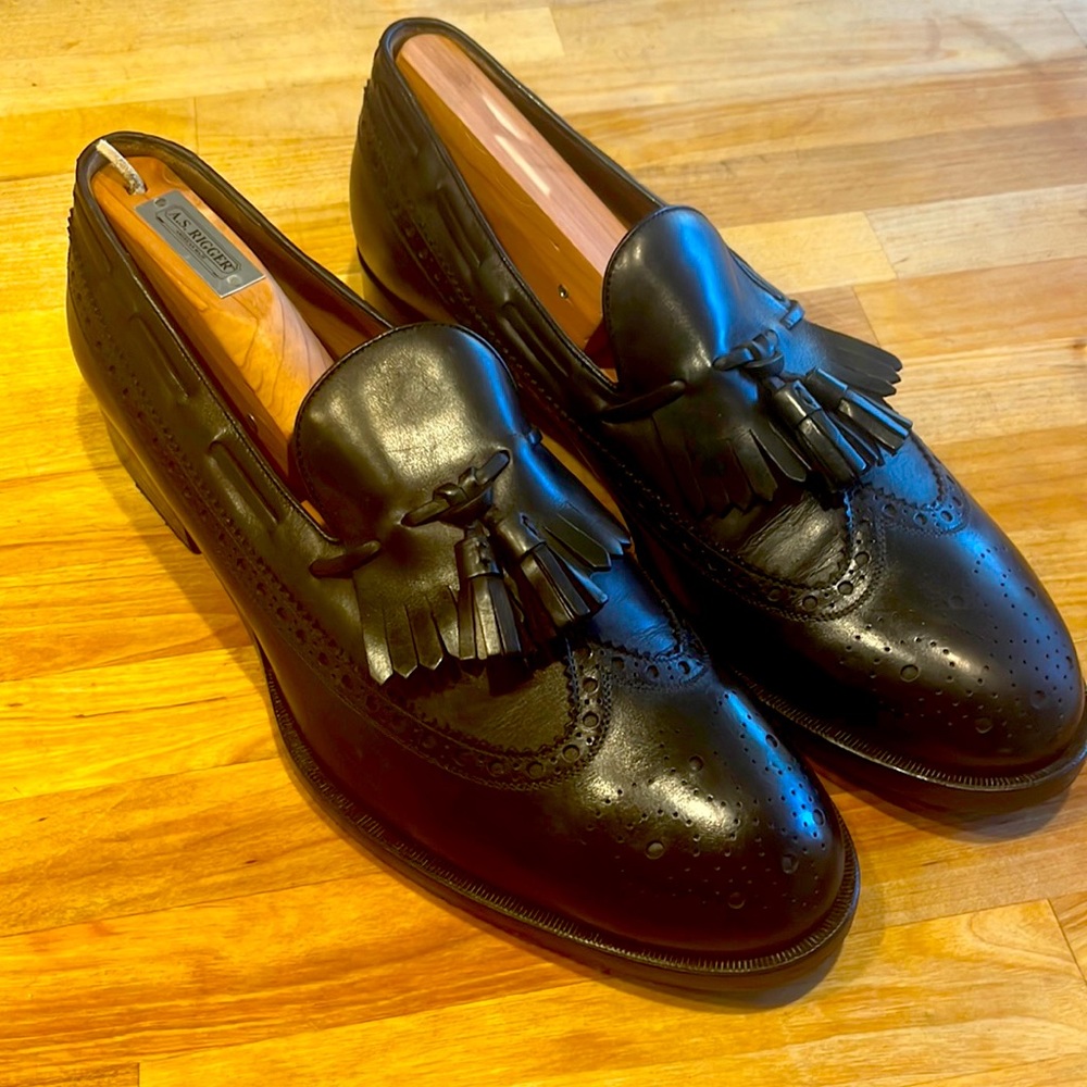 Mens Gucci slip on tassle loafers Black lightly used